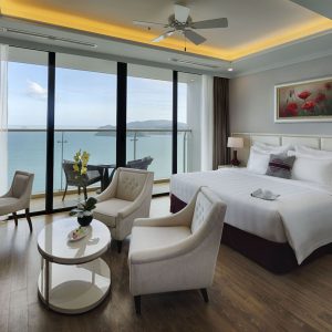 Combo Vinpearl Condotel Beachfront Nha Trang